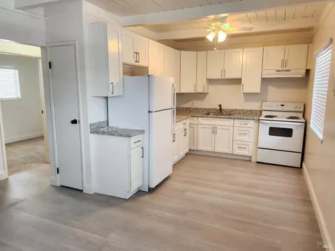 Kitchen - 1124 Union Ave, Fairfield, CA 94533 photo 4 of 6