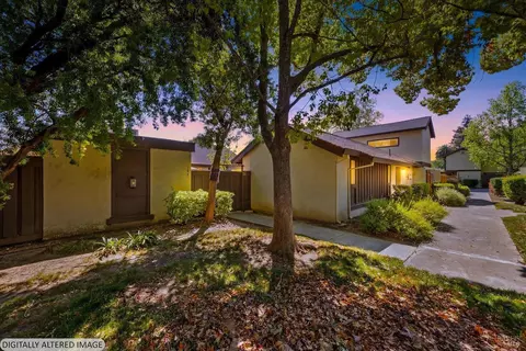 153 Fairoaks Dr, Vacaville, CA 95688