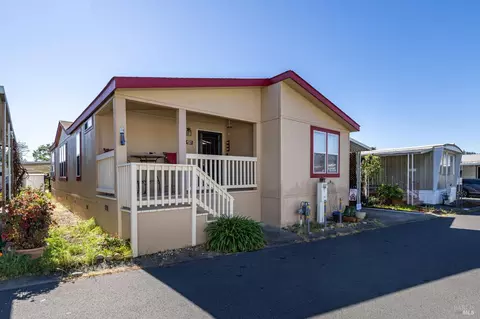 75 Bluejay Dr, Santa Rosa, CA 95409
