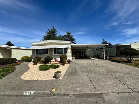 211 Regency Ct, Santa Rosa, CA 95401