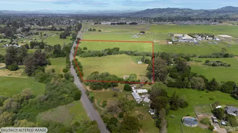 355 Formschlag Ln, Penngrove, CA 94951