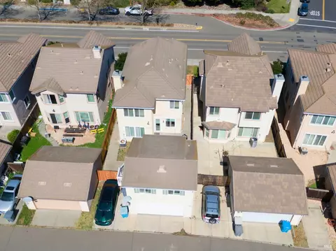 View/Area - 1241 Valley Glen Dr, Dixon, CA 95620 photo 2 of 6