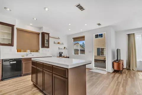 Kitchen - 1241 Valley Glen Dr, Dixon, CA 95620 photo 1 of 5