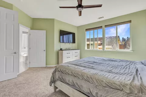 Bedroom - 1241 Valley Glen Dr, Dixon, CA 95620 photo 7 of 8