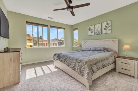 Bedroom - 1241 Valley Glen Dr, Dixon, CA 95620 photo 6 of 8