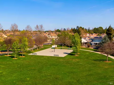 View/Area - 1241 Valley Glen Dr, Dixon, CA 95620 photo 5 of 6