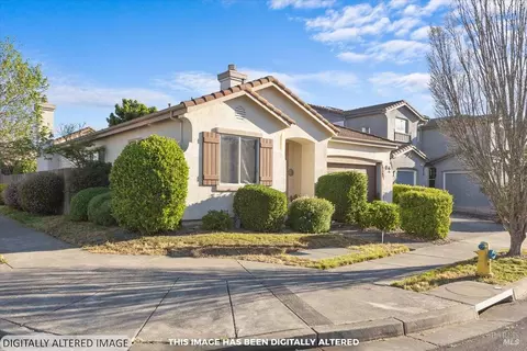 1439 Birdie Dr, Windsor, CA 95492
