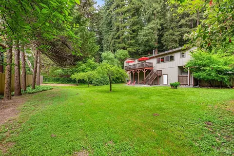 10680 Old River Rd, Forestville, CA 95436
