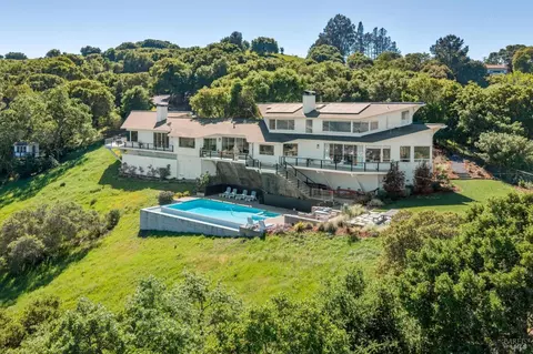 836 Fawn Dr, San Anselmo, CA 94960