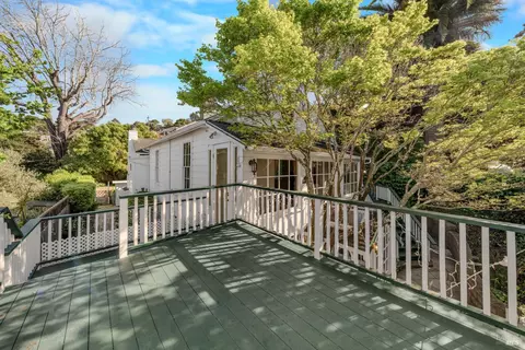 Exterior - 517 Pine St, Sausalito, CA 94965 photo 4 of 8