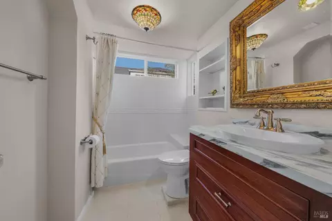 Bath - 517 Pine St, Sausalito, CA 94965 photo 1 of 1