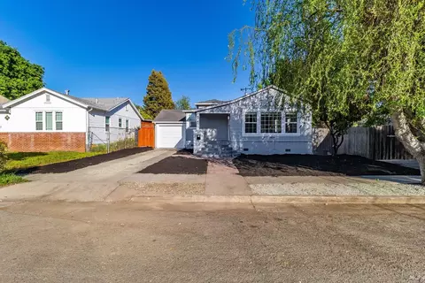 414 Glenn St, Vallejo, CA 94590 photo 2