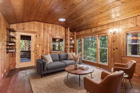 14529 Redwood Ln, Guerneville, CA 95446