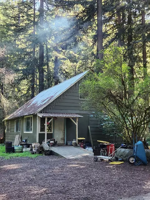 12701 Irmulco Rd, Fort Bragg, CA 95437