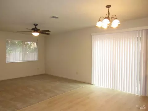 Living - 344-340 El Rio Ct, Ukiah, CA 95482 photo 2 of 2
