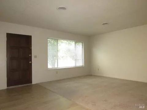 Living - 344-340 El Rio Ct, Ukiah, CA 95482 photo 1 of 2