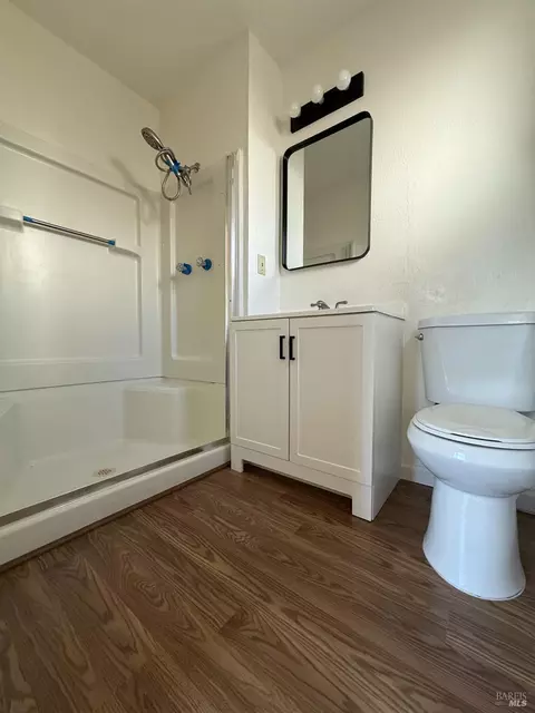 Bath - 1700 Hemlock St, Fairfield, CA 94533 photo 1 of 2