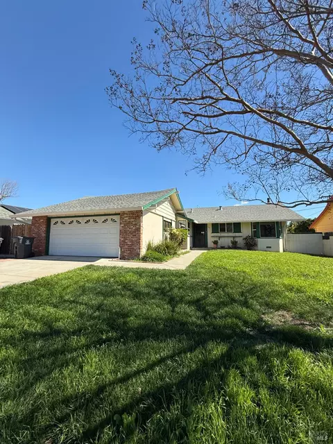 Exterior - 1700 Hemlock St, Fairfield, CA 94533 photo 1 of 8