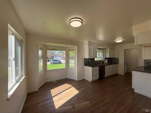 Living - 1700 Hemlock St, Fairfield, CA 94533 photo 4 of 12