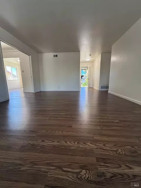 Living - 1700 Hemlock St, Fairfield, CA 94533 photo 6 of 12