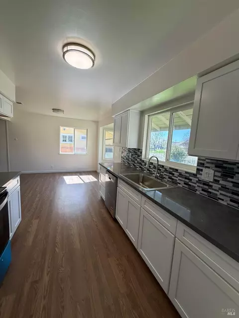 Kitchen - 1700 Hemlock St, Fairfield, CA 94533 photo 4 of 4