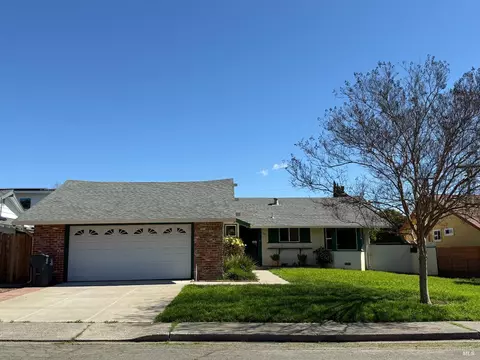 Exterior - 1700 Hemlock St, Fairfield, CA 94533 photo 2 of 8