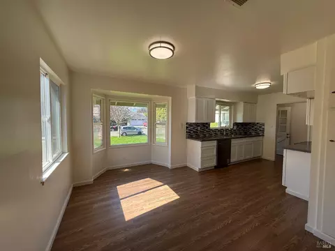 Living - 1700 Hemlock St, Fairfield, CA 94533 photo 11 of 12