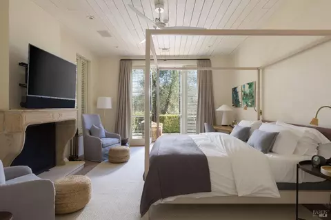 Bedroom - 900 Rutherford Rd, Rutherford, CA 94573 photo 8 of 8