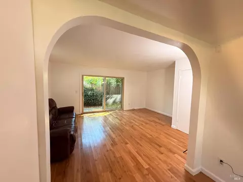 Living - 29 Front St #C, Healdsburg, CA 95448 photo 1 of 1