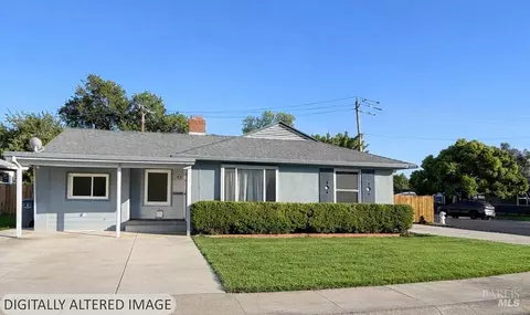 Exterior - 139 Maple St, Vacaville, CA 95688 photo 4 of 5