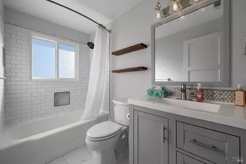 Bath - 139 Maple St, Vacaville, CA 95688 photo 1 of 1