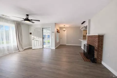 Living - 139 Maple St, Vacaville, CA 95688 photo 1 of 4