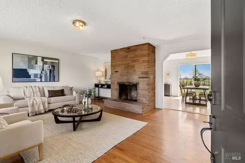 878 Pauline Ct, Santa Rosa, CA 95401