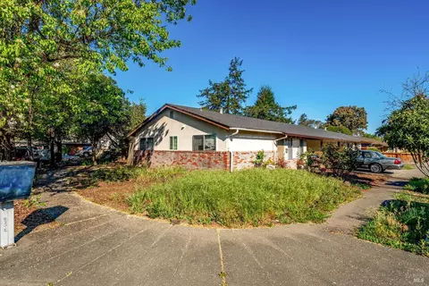 2559-2561 Northcoast St, Santa Rosa, CA 95403