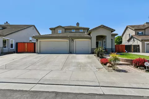 2035 Rehrmann Dr, Dixon, CA 95620