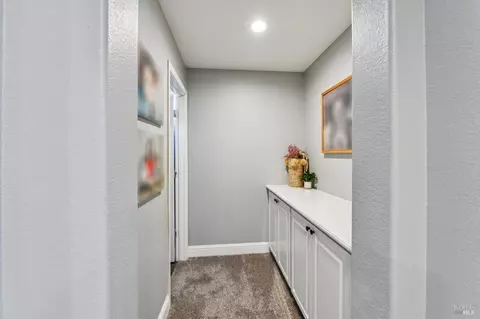 Entry Way - 2035 Rehrmann Dr, Dixon, CA 95620 photo 2 of 4