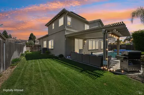 Exterior - 2035 Rehrmann Dr, Dixon, CA 95620 photo 7 of 8