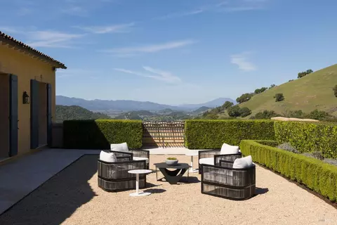 Exterior - 5870 Silverado Trl, Napa, CA 94558 photo 13 of 18