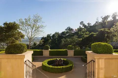 Exterior - 5870 Silverado Trl, Napa, CA 94558 photo 8 of 18
