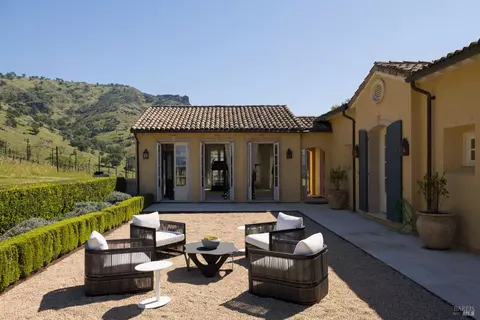 Exterior - 5870 Silverado Trl, Napa, CA 94558 photo 3 of 18