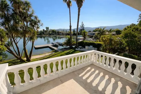 124 Montego Ky, Novato, CA 94949