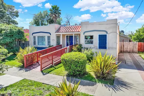 Exterior - 527 Mclaughlin St, Richmond, CA 94805 photo 2 of 14