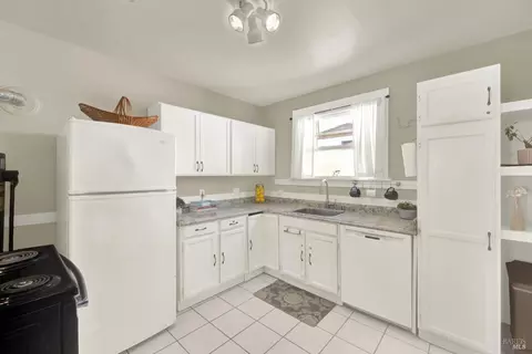 Kitchen - 527 Mclaughlin St, Richmond, CA 94805 photo 1 of 1