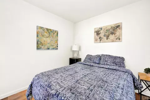 Bedroom - 527 Mclaughlin St, Richmond, CA 94805 photo 7 of 8
