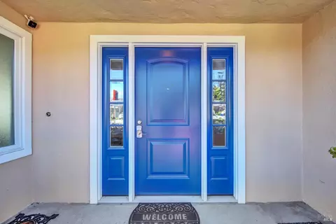 Entry Way - 527 Mclaughlin St, Richmond, CA 94805 photo 1 of 5