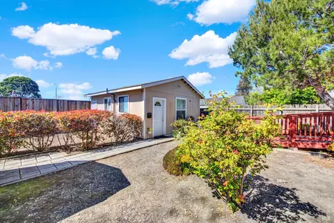 Exterior - 527 Mclaughlin St, Richmond, CA 94805 photo 10 of 14