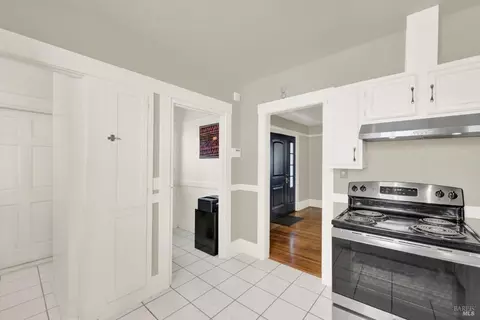 Entry Way - 527 Mclaughlin St, Richmond, CA 94805 photo 3 of 5