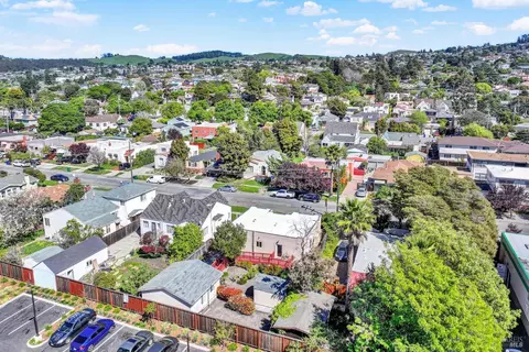 View/Area - 527 Mclaughlin St, Richmond, CA 94805 photo 3 of 4