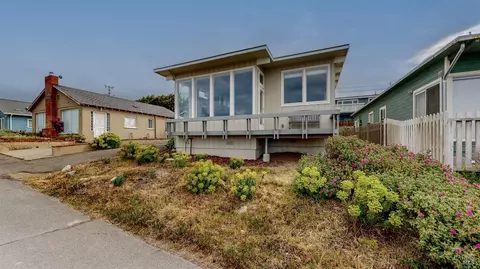 41 Cliff St, Dillon Beach, CA 94929