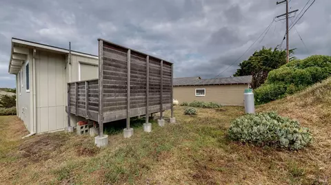 Exterior - 41 Cliff St, Dillon Beach, CA 94929 photo 5 of 8